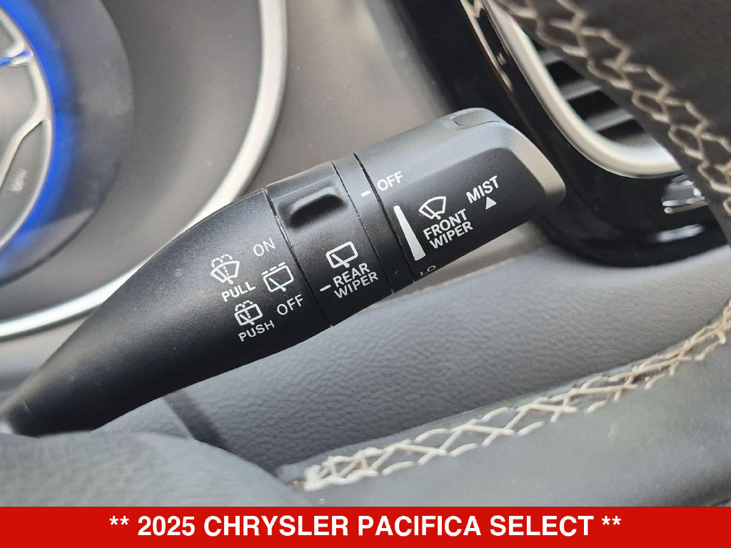Thumbnail: 2025 Chrysler Pacifica - 6