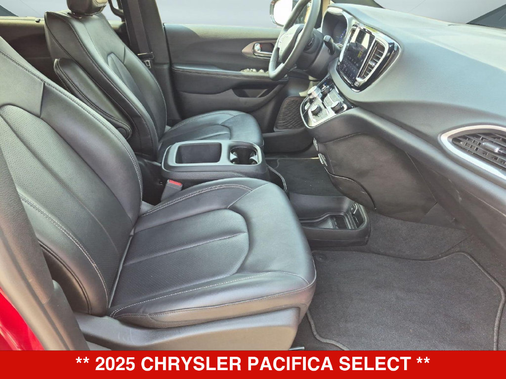 Thumbnail: 2025 Chrysler Pacifica - 10
