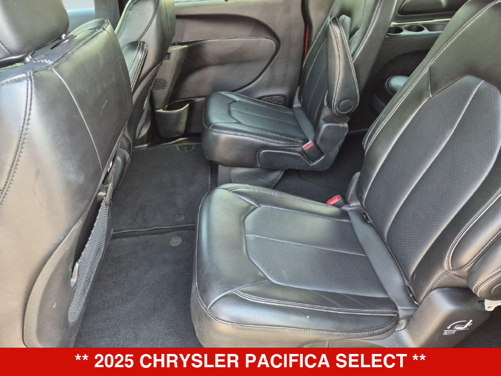 Thumbnail: 2025 Chrysler Pacifica - 24