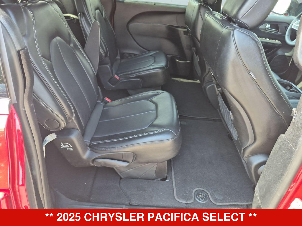 Thumbnail: 2025 Chrysler Pacifica - 25