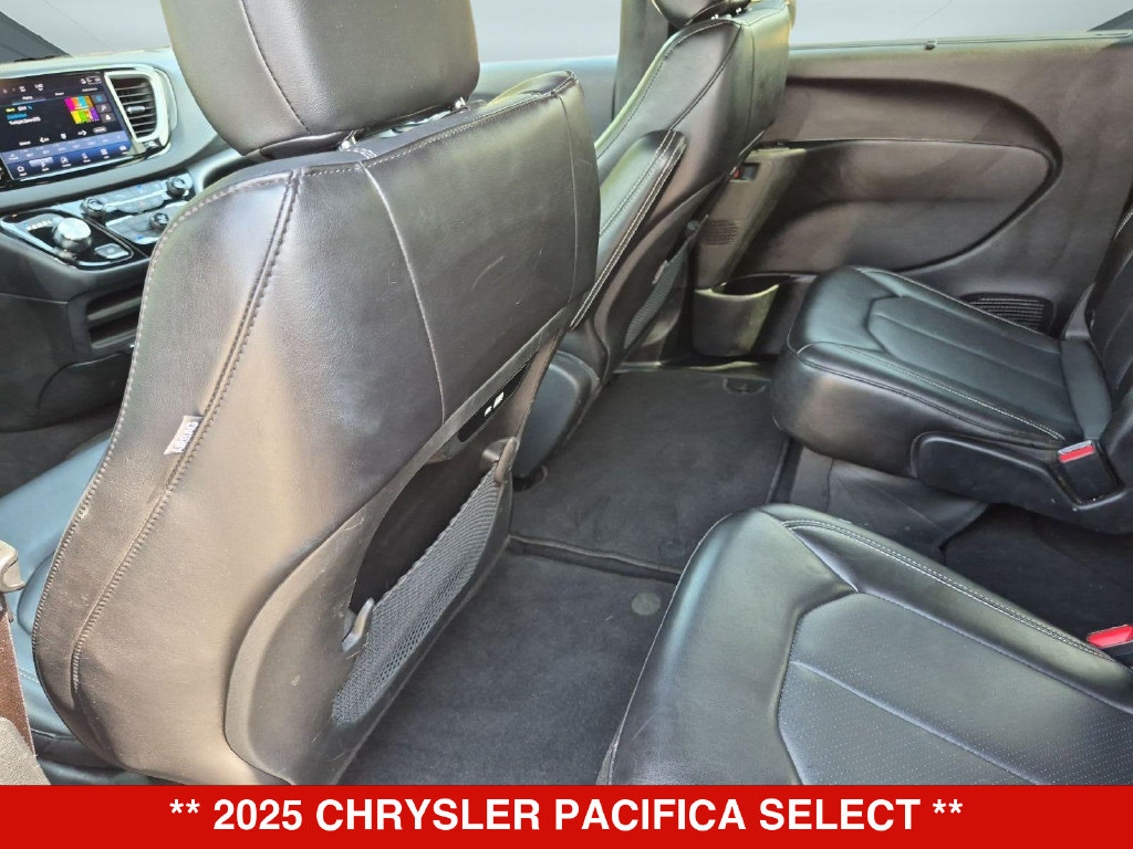 Thumbnail: 2025 Chrysler Pacifica - 11