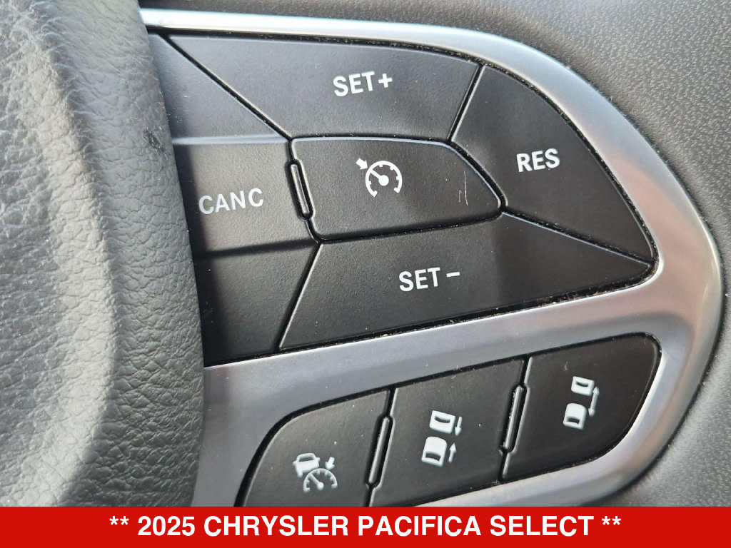 Thumbnail: 2025 Chrysler Pacifica - 27