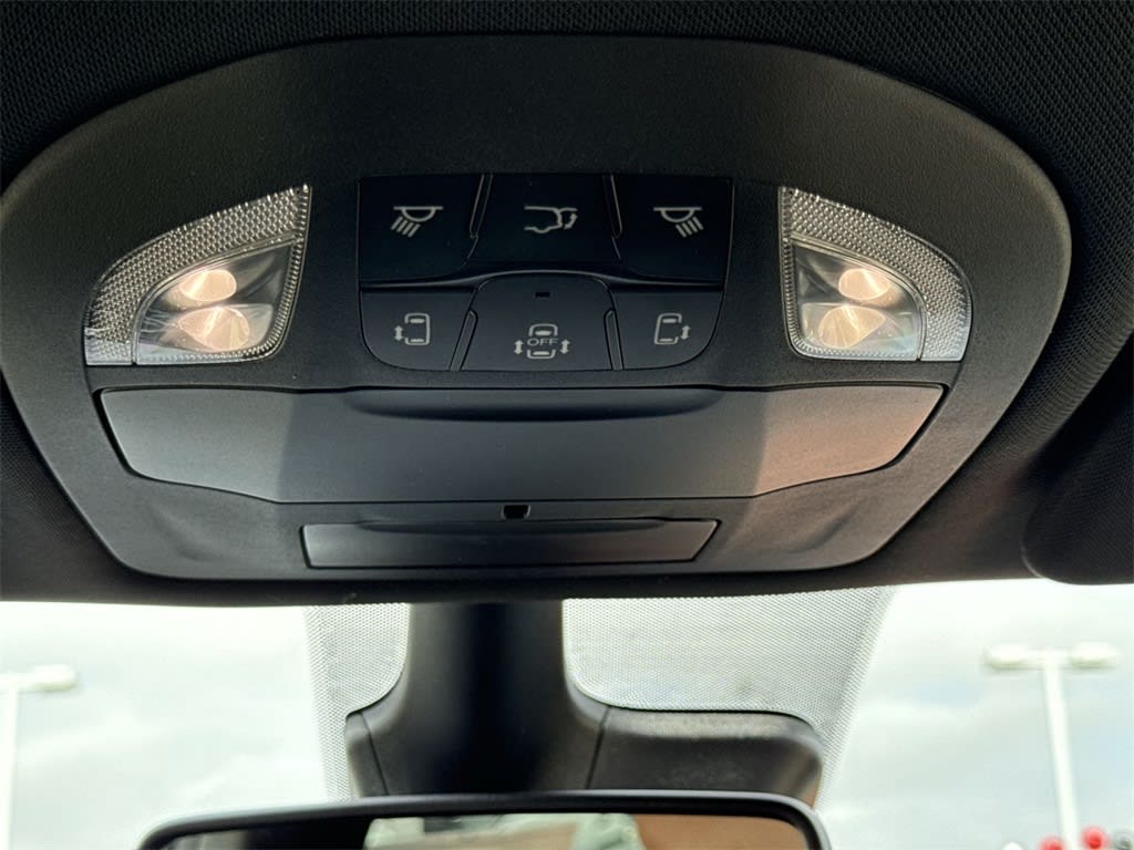 Thumbnail: 2025 Chrysler Pacifica - 23