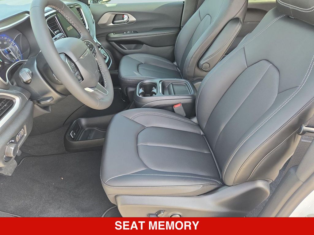 Thumbnail: 2027 Chrysler Pacifica - 11