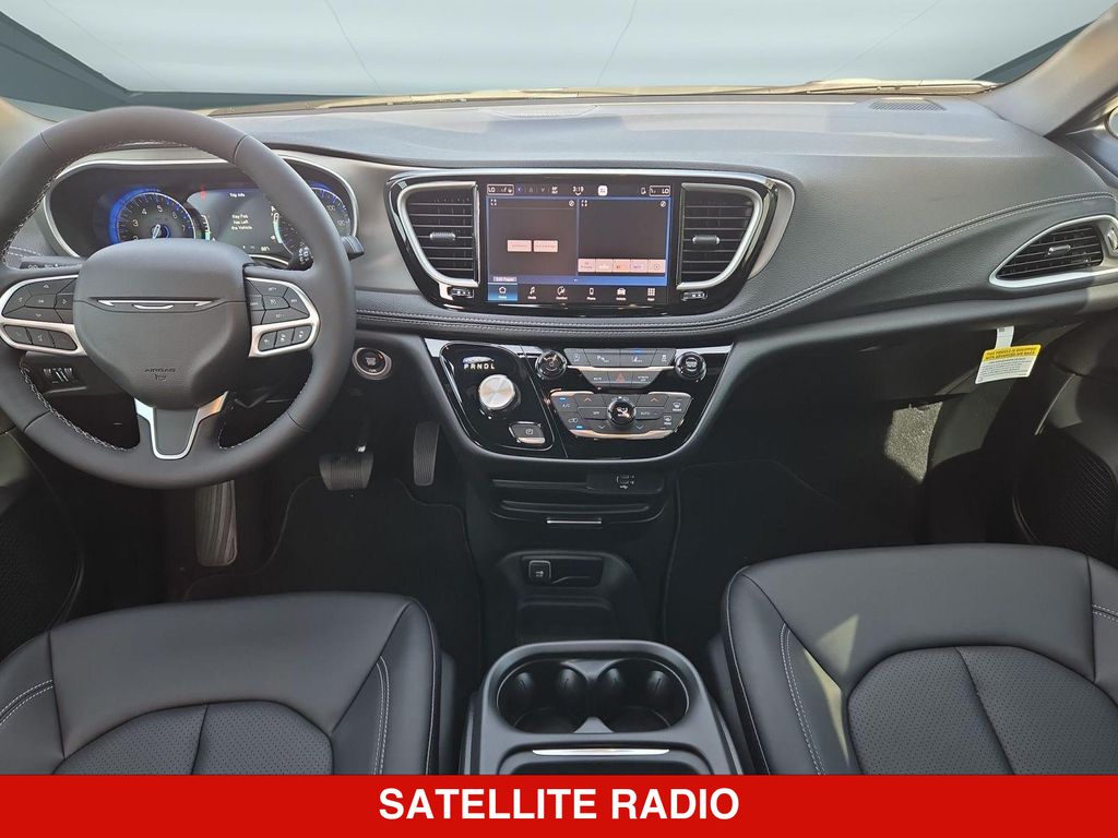 Thumbnail: 2027 Chrysler Pacifica - 10