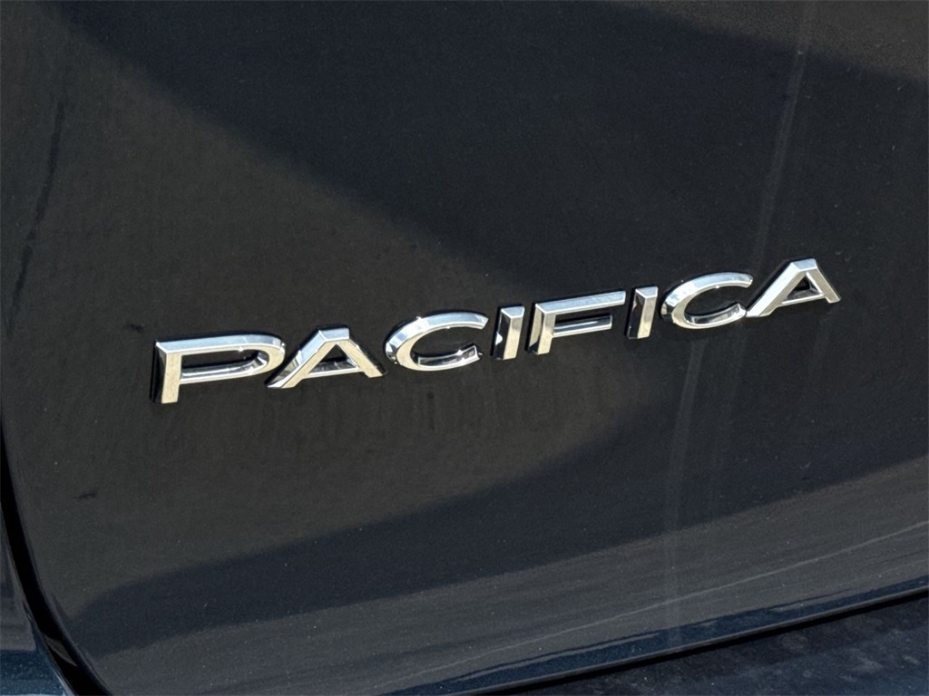 Thumbnail: 2025 Chrysler Pacifica - 7