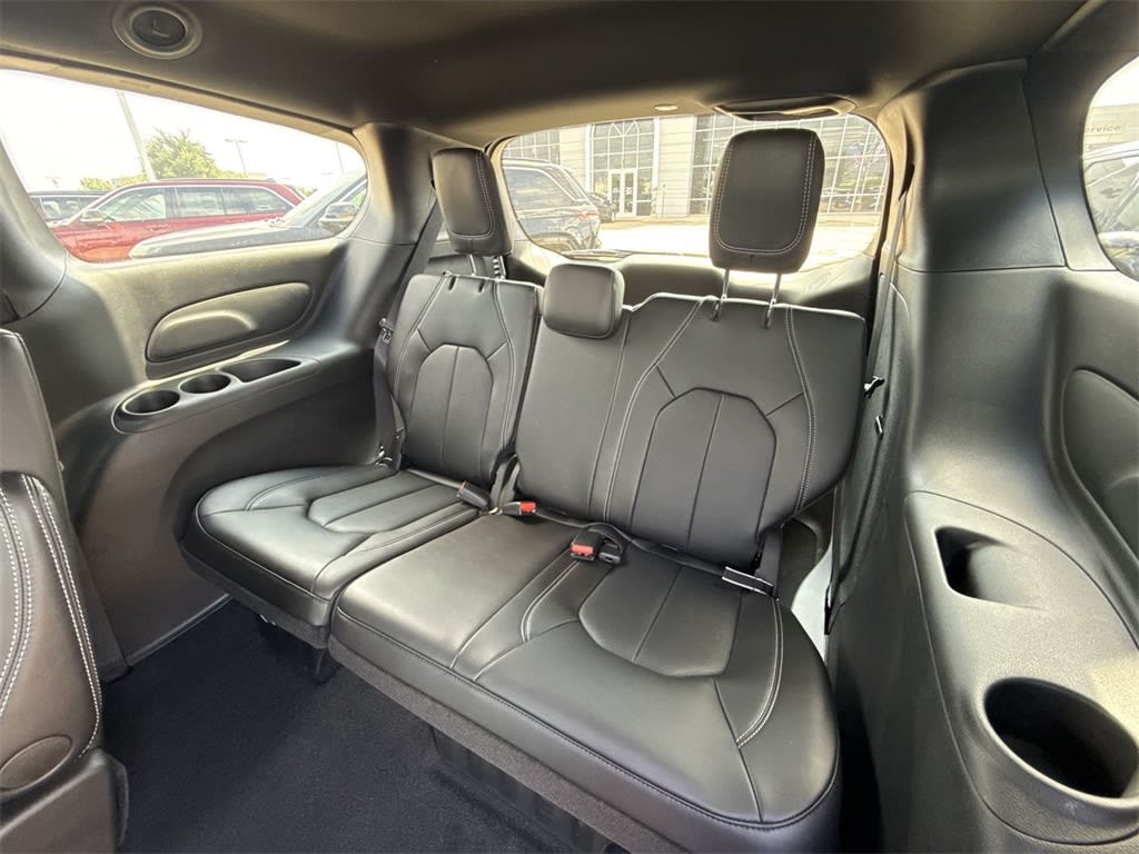 Thumbnail: 2025 Chrysler Pacifica - 22