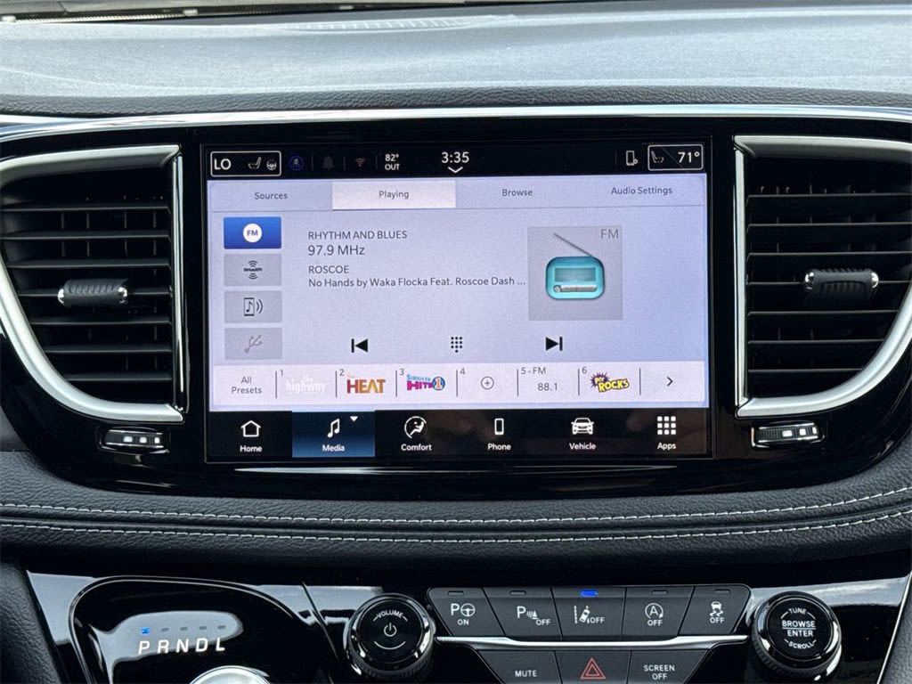 Thumbnail: 2025 Chrysler Pacifica - 15