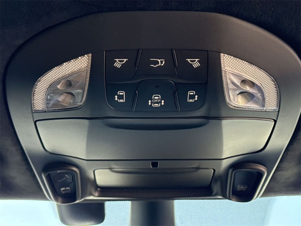 Thumbnail: 2022 Chrysler Pacifica - 25