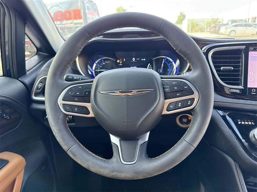 Thumbnail: 2022 Chrysler Pacifica - 14