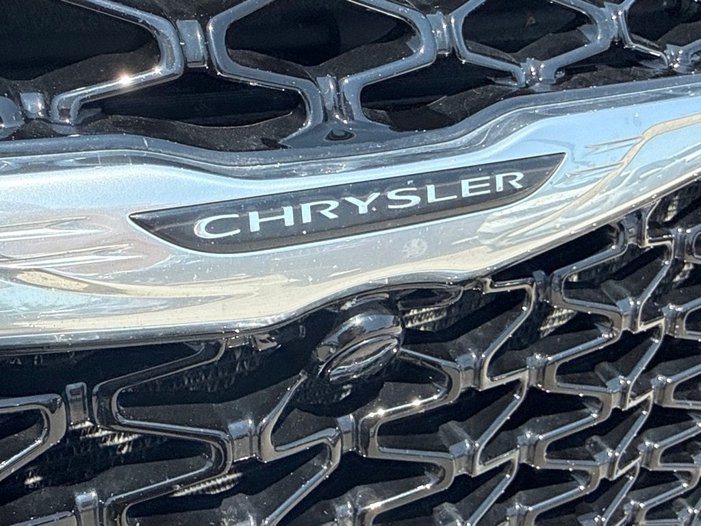 Thumbnail: 2024 Chrysler Pacifica - 9