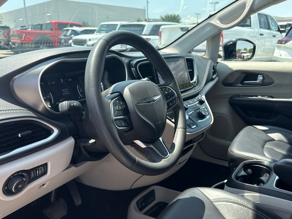 Thumbnail: 2024 Chrysler Pacifica - 2