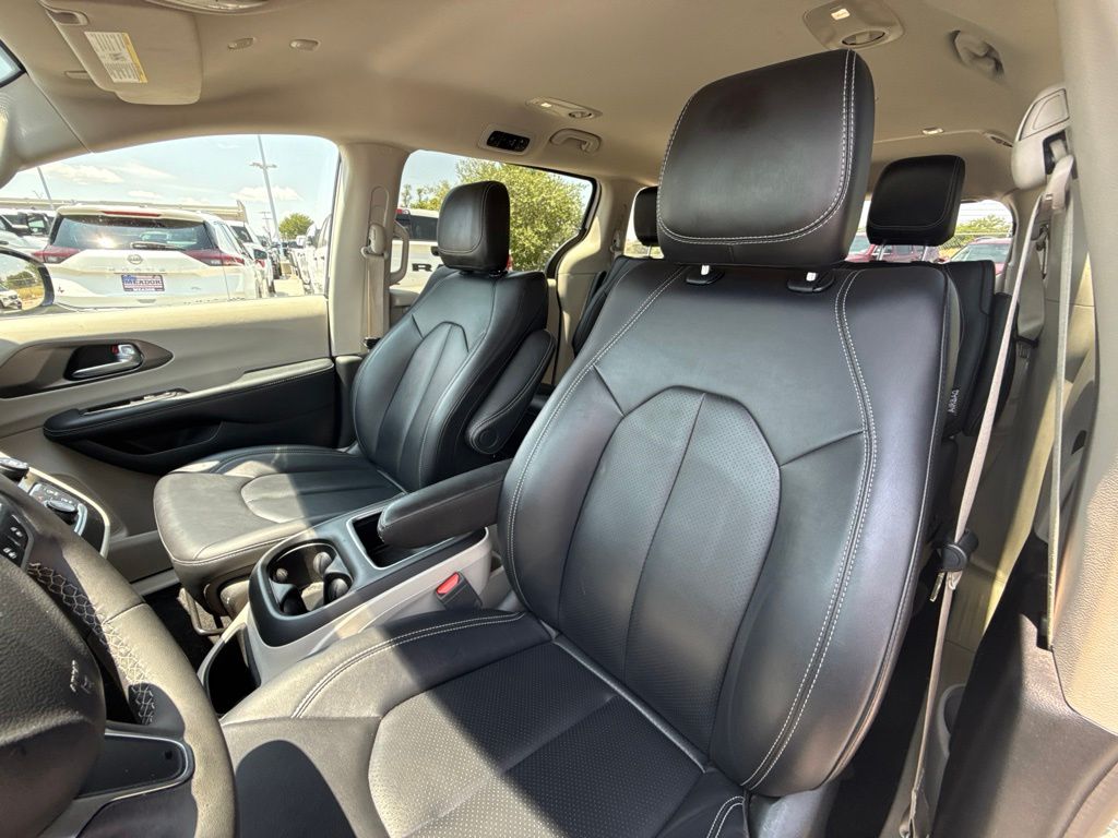 Thumbnail: 2024 Chrysler Pacifica - 10