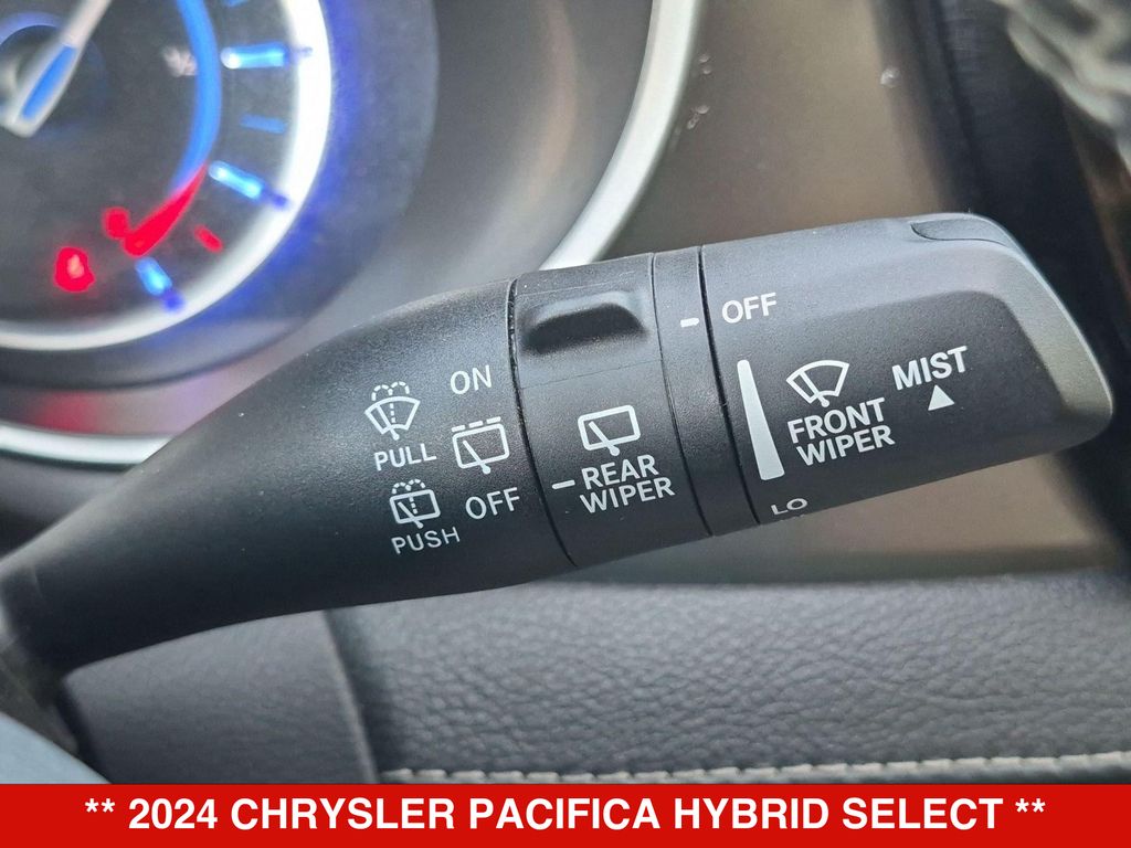 Thumbnail: 2024 Chrysler Pacifica - 15