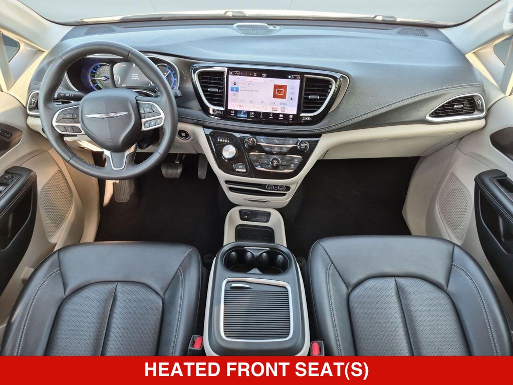 Thumbnail: 2024 Chrysler Pacifica - 10