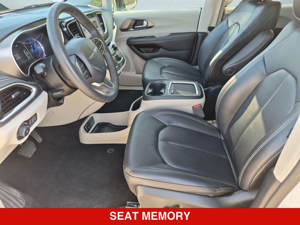 Thumbnail: 2024 Chrysler Pacifica - 11