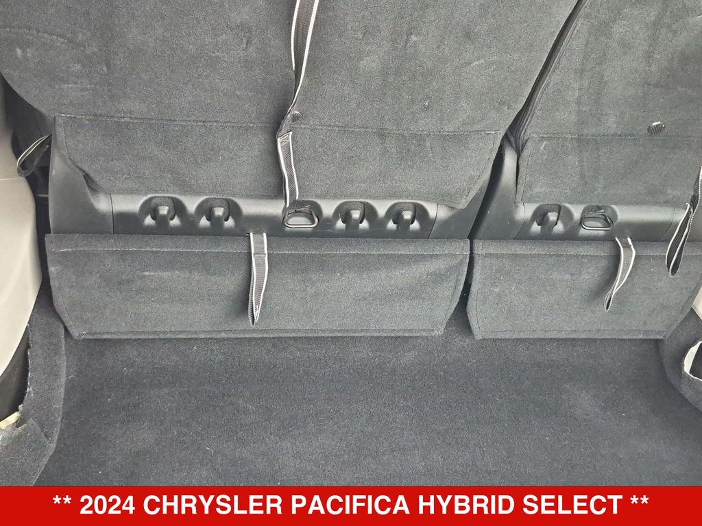 Thumbnail: 2024 Chrysler Pacifica - 33