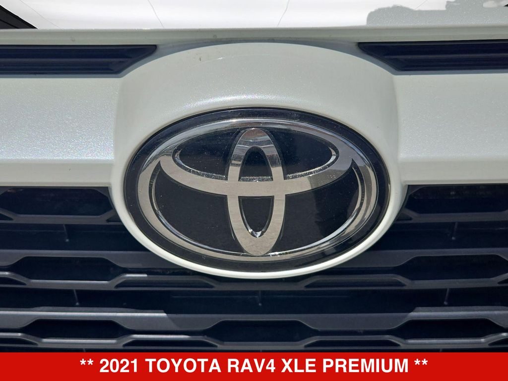 Thumbnail: 2021 Toyota RAV4 - 24