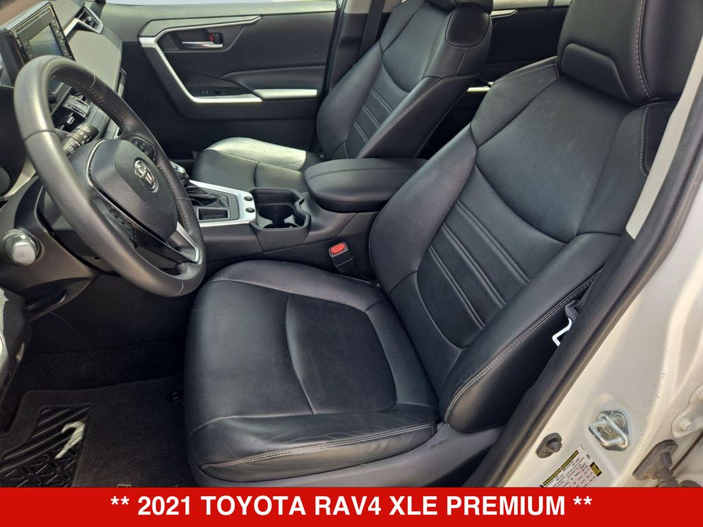 Thumbnail: 2021 Toyota RAV4 - 11