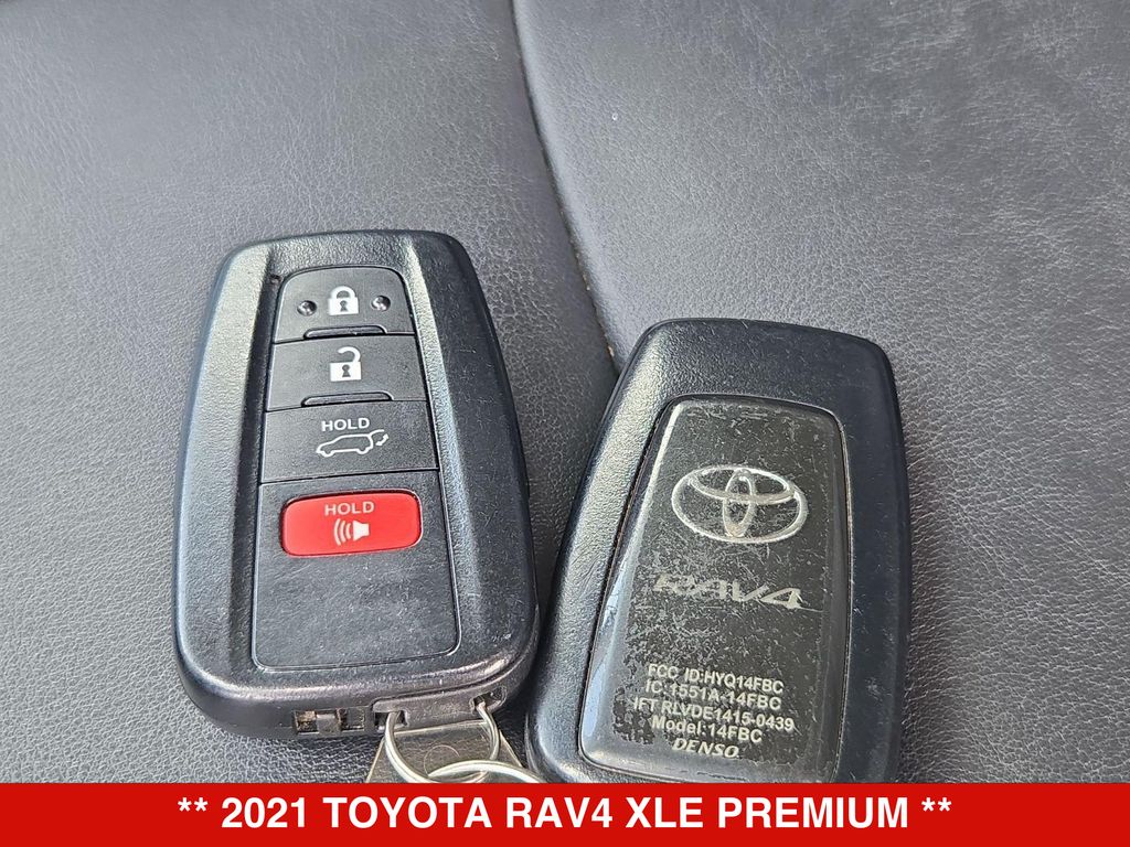 Thumbnail: 2021 Toyota RAV4 - 19