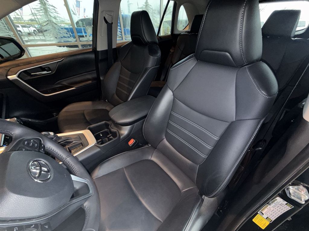 Thumbnail: 2023 Toyota RAV4 - 9