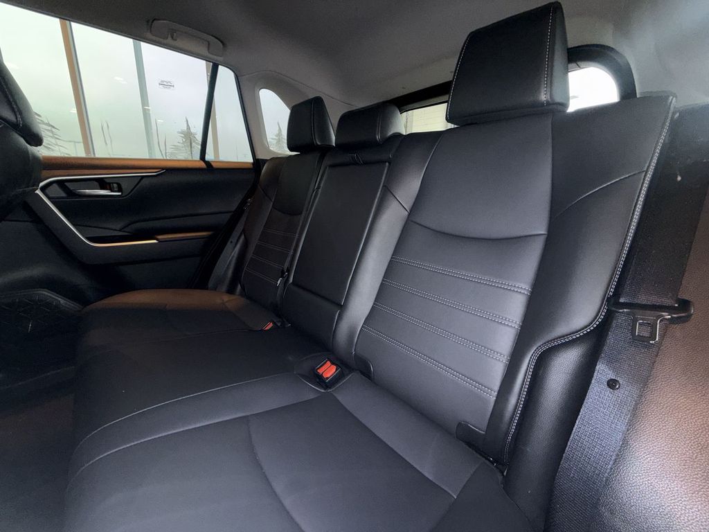 Thumbnail: 2023 Toyota RAV4 - 21