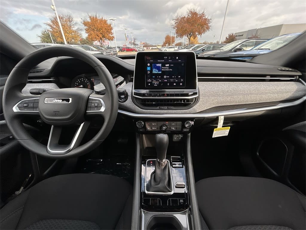 2025 Jeep Compass Sport 10