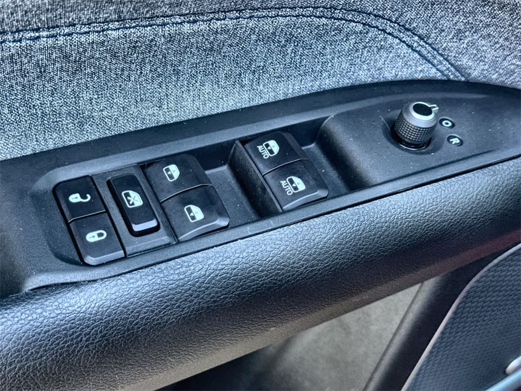 Thumbnail: 2023 Jeep Compass - 26