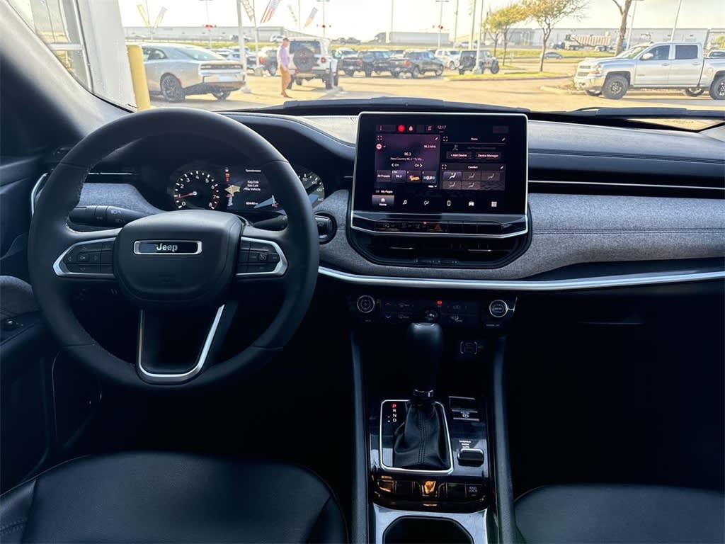 Thumbnail: 2023 Jeep Compass - 9