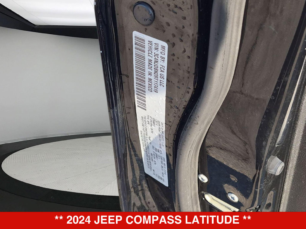 Thumbnail: 2024 Jeep Compass - 17