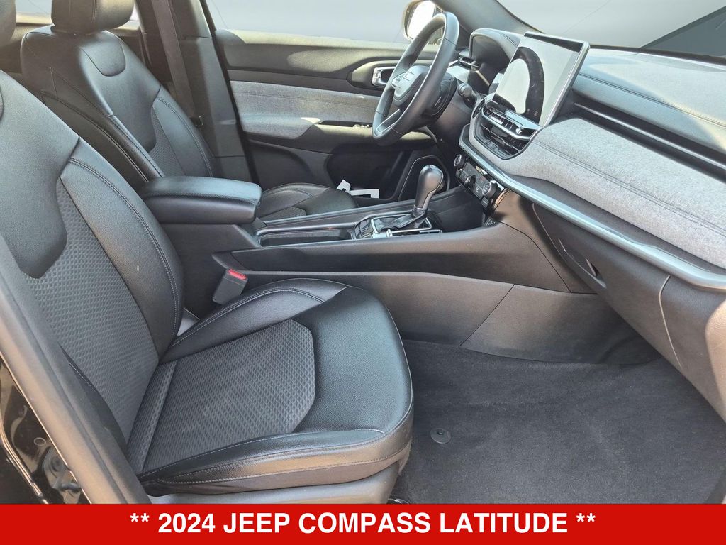 Thumbnail: 2024 Jeep Compass - 12