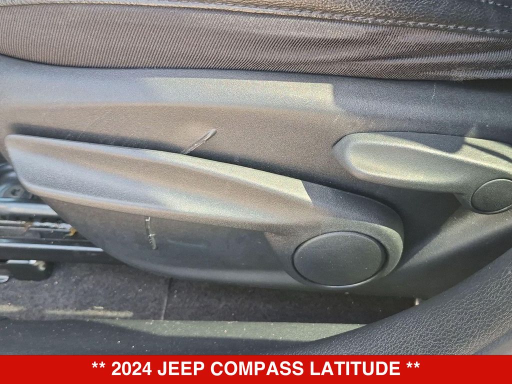 Thumbnail: 2024 Jeep Compass - 24