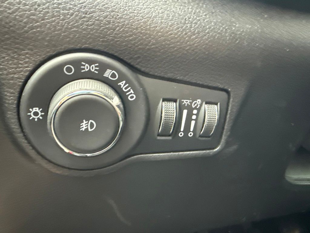 Thumbnail: 2024 Jeep Compass - 21