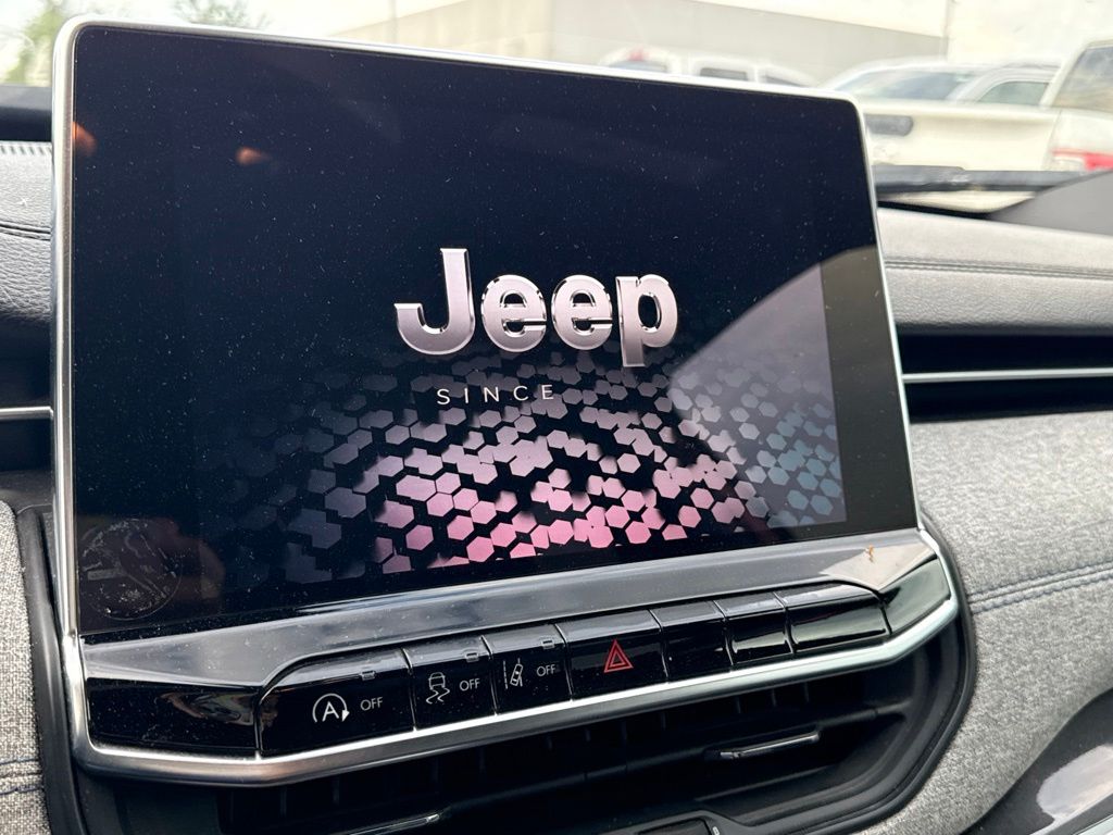 Thumbnail: 2024 Jeep Compass - 9