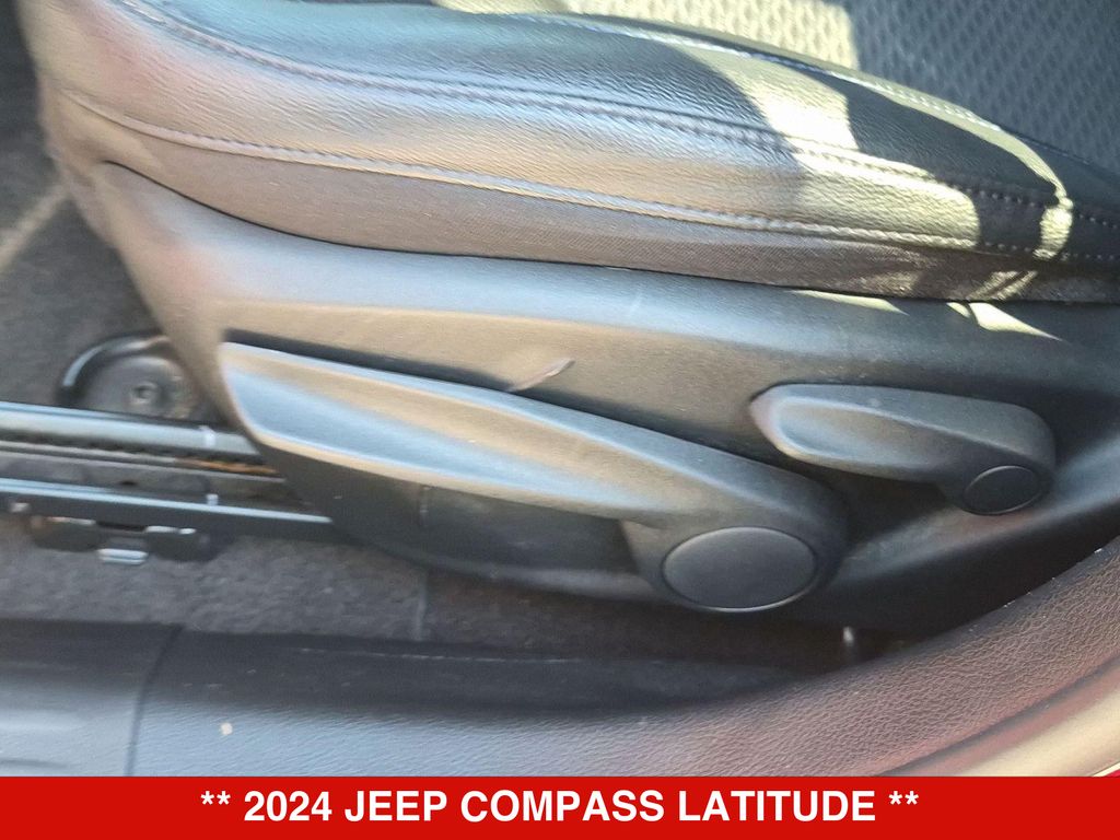 Thumbnail: 2024 Jeep Compass - 24