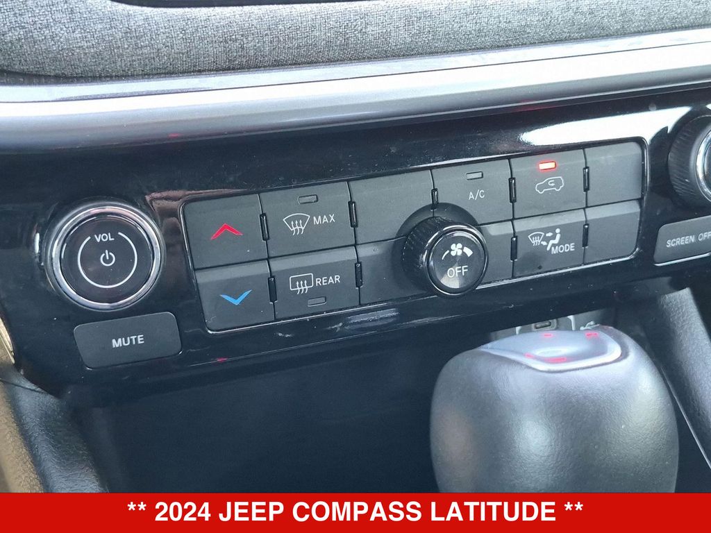 Thumbnail: 2024 Jeep Compass - 32