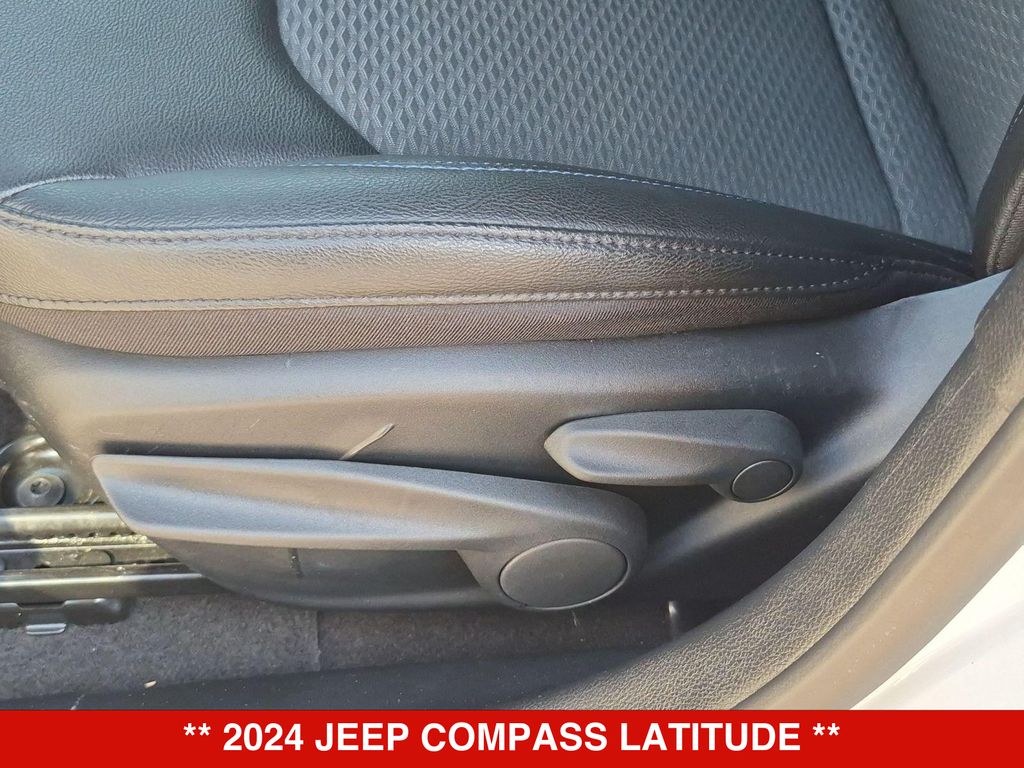 Thumbnail: 2024 Jeep Compass - 25