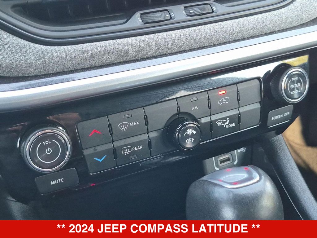 Thumbnail: 2024 Jeep Compass - 32
