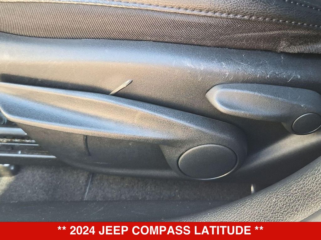 Thumbnail: 2024 Jeep Compass - 24