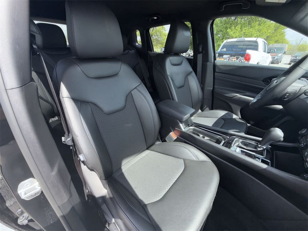 2025 Jeep Compass Latitude 21