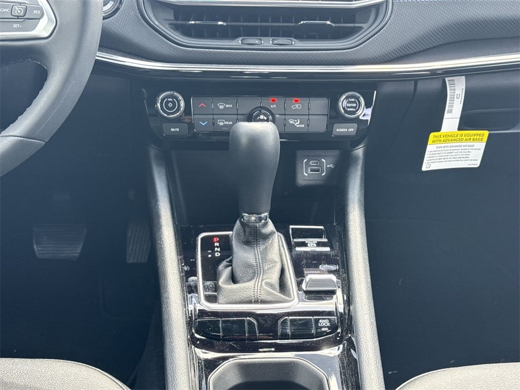 2025 Jeep Compass Latitude 16