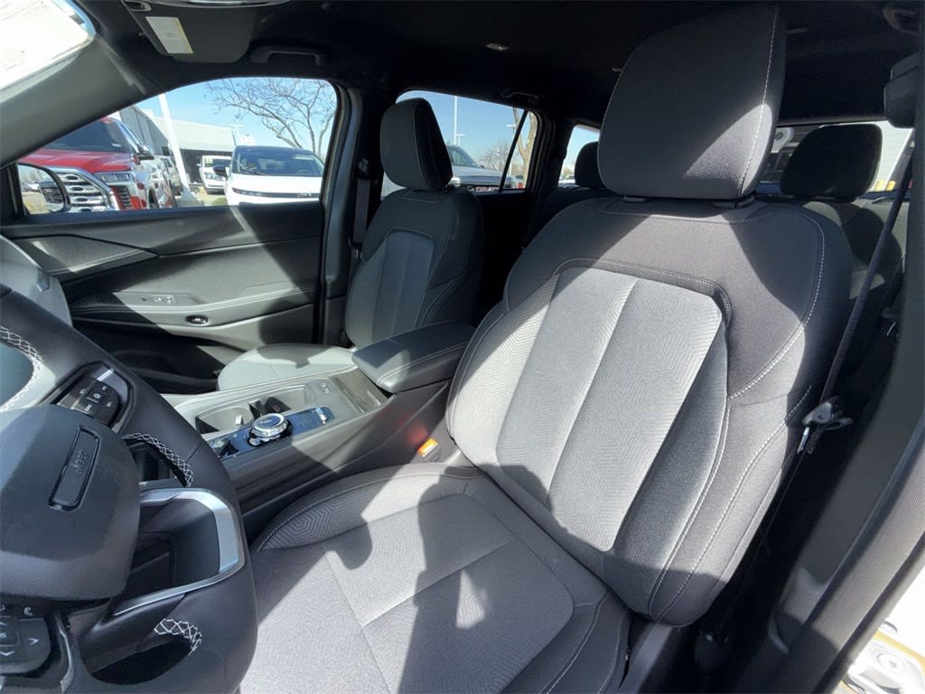 Thumbnail: 2026 Jeep Cherokee - 11