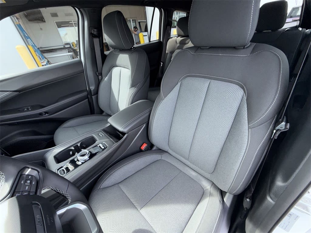 Thumbnail: 2026 Jeep Cherokee - 11