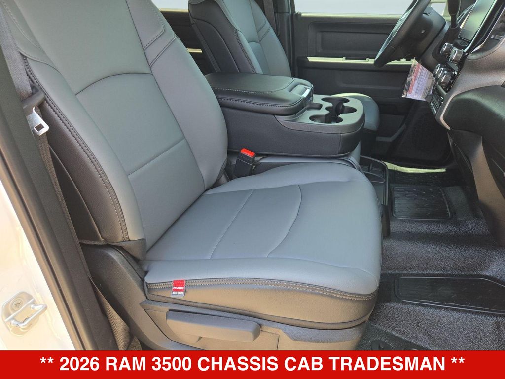 2026 RAM 3500 Chassis Tradesman - Photo 10