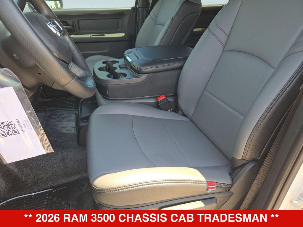 2026 RAM 3500 Chassis Tradesman - Photo 9