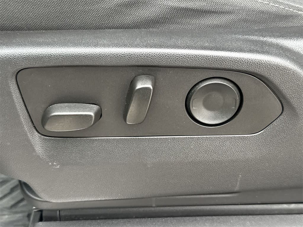 Thumbnail: 2023 Chevrolet Silverado 1500 - 25