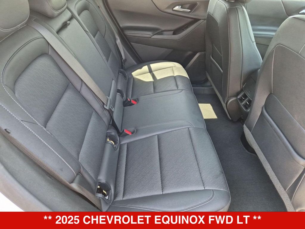 Thumbnail: 2025 Chevrolet Equinox - 25