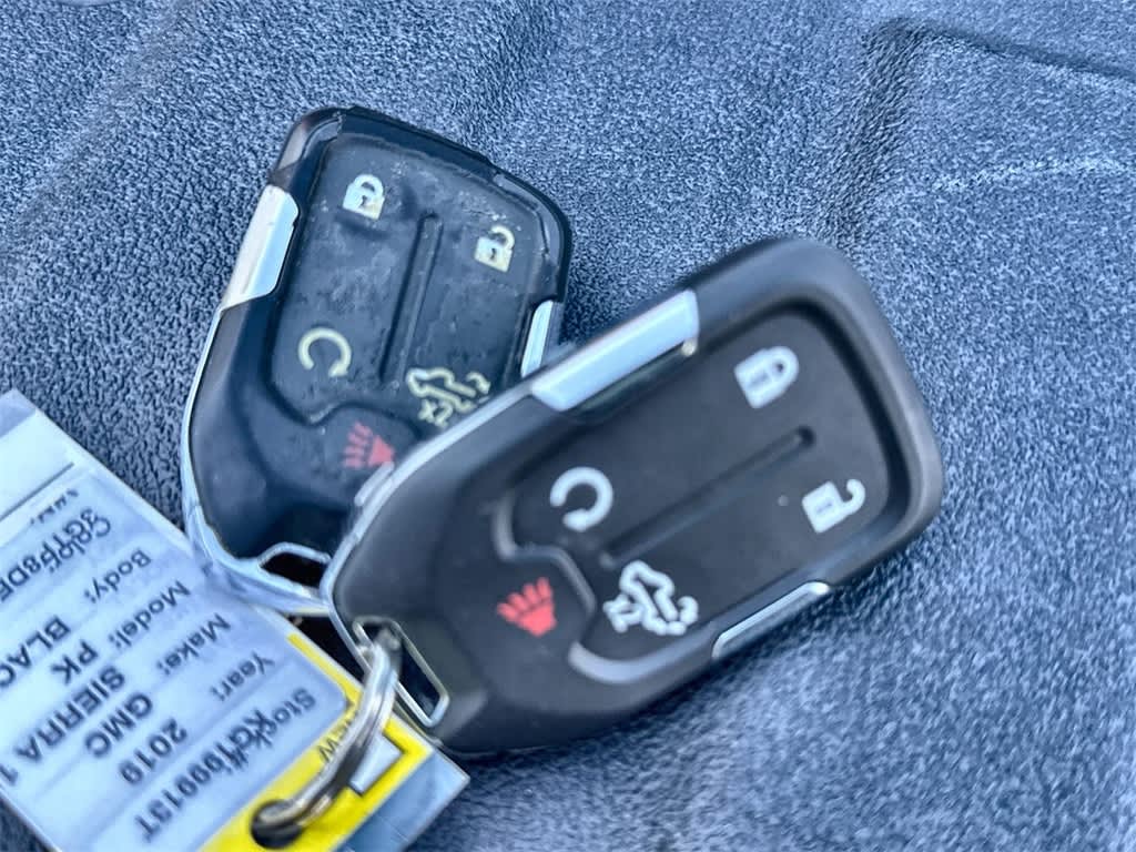 Thumbnail: 2019 GMC Sierra 1500 - 17