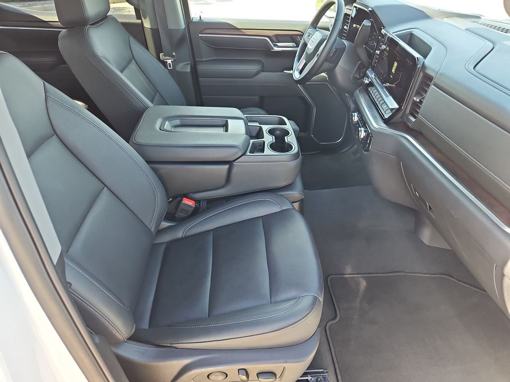 Thumbnail: 2025 GMC Sierra 1500 - 12