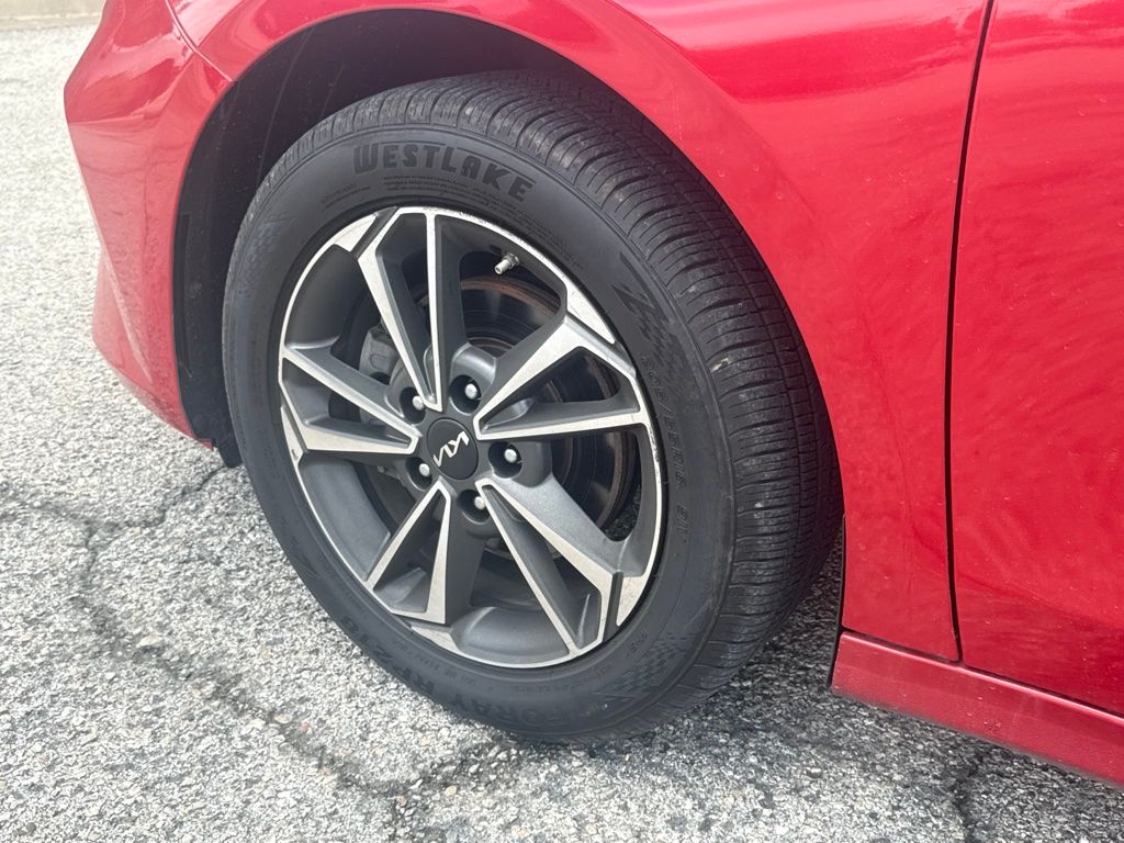 Thumbnail: 2024 Kia Forte - 7